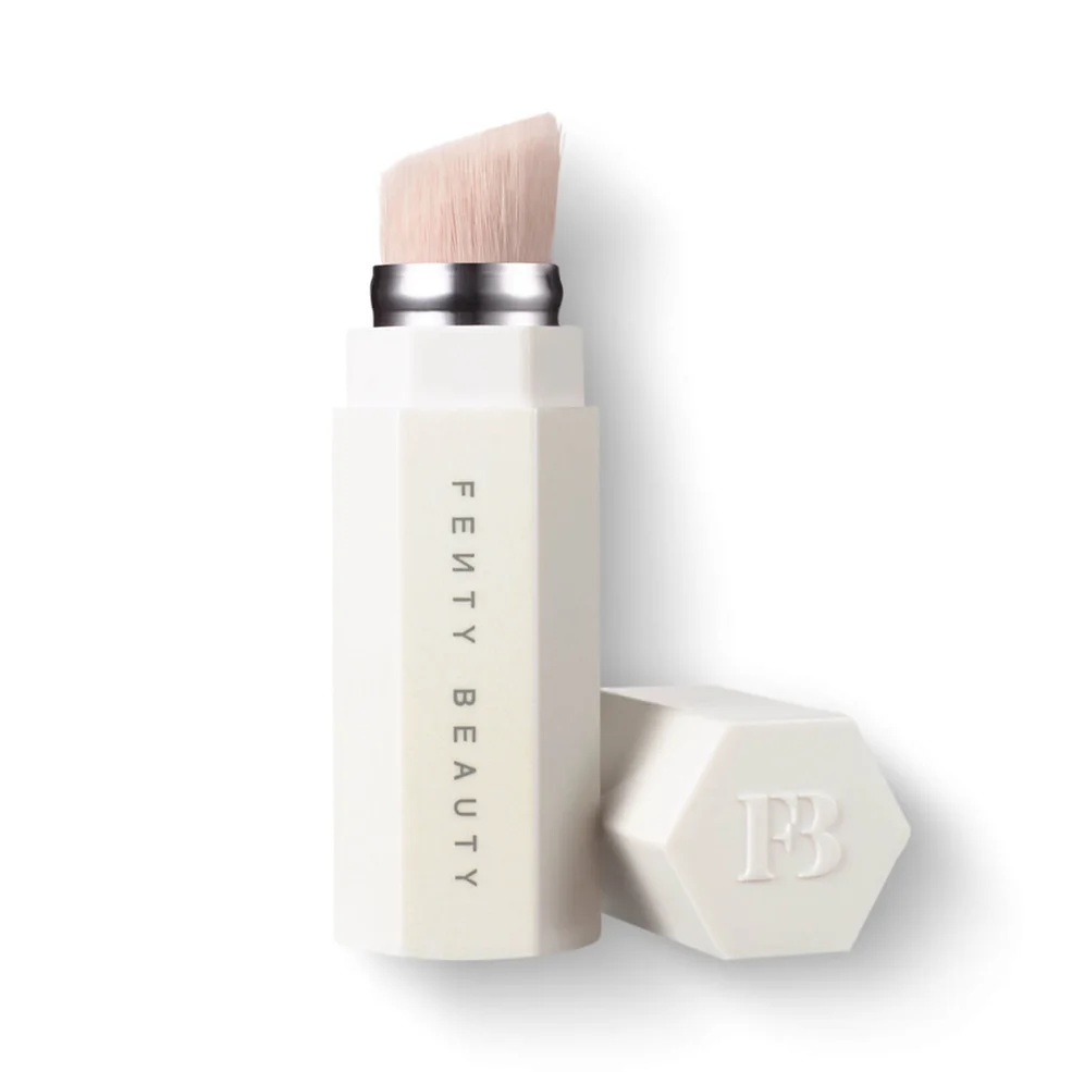 Fenty Portable Highlighter Brush Image 1